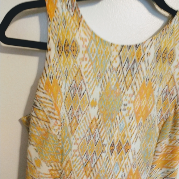 Dee Elle size small yellow and gold fit and flare dress.  Lined, has some tanner - Picture 4 of 6